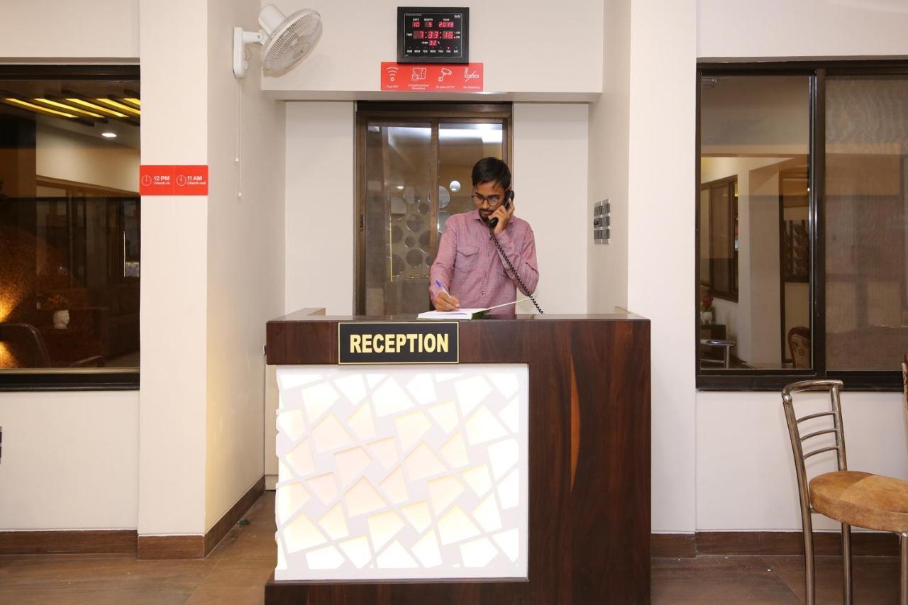 Capital O 36691 Hotel Aashirwad Inn Jabalpur Bagian luar foto