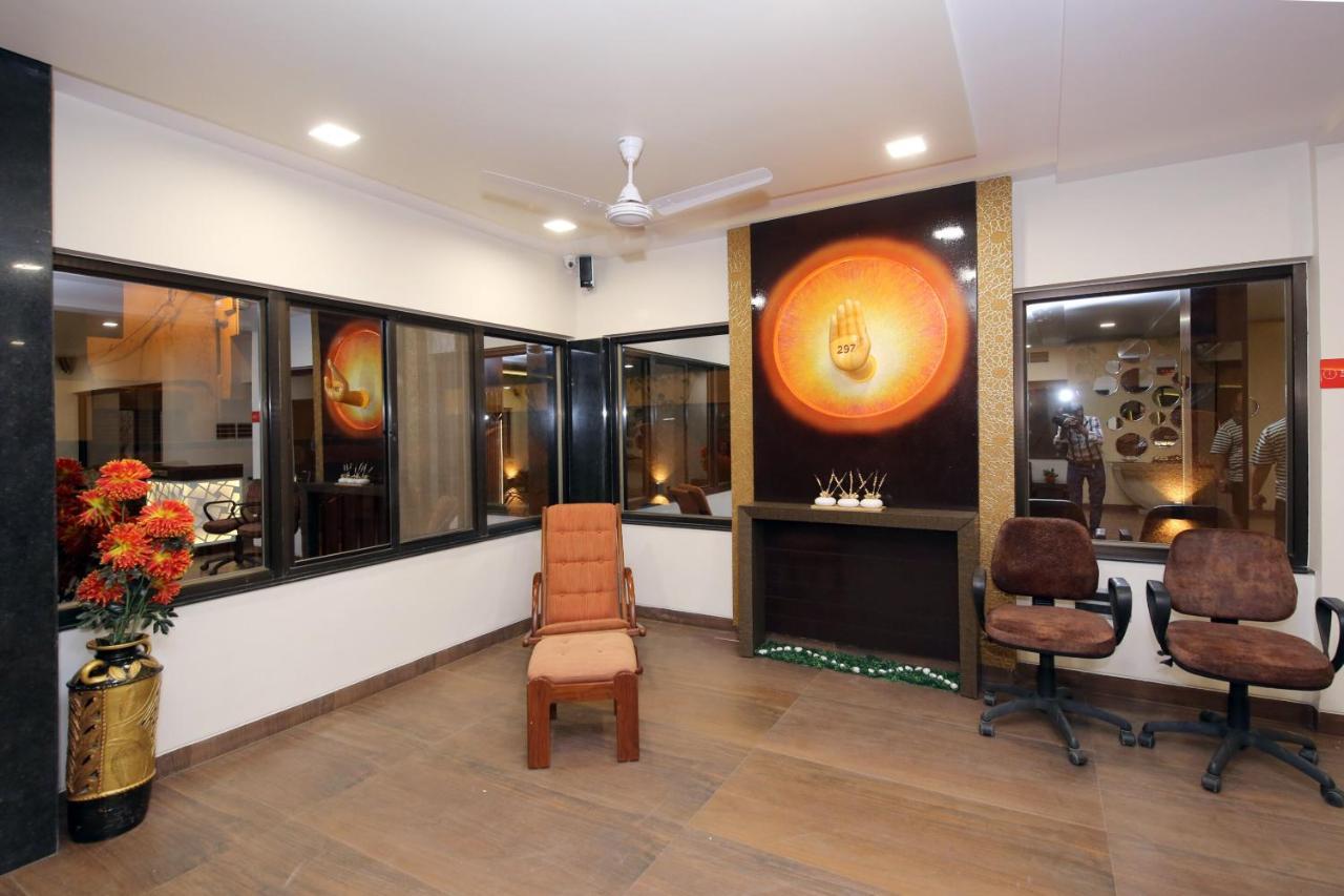 Capital O 36691 Hotel Aashirwad Inn Jabalpur Bagian luar foto